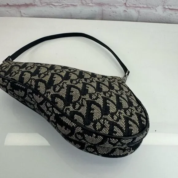 Authentic Christian Dior Vintage Diorissimo Saddle Pochette - Picture 5 of 15